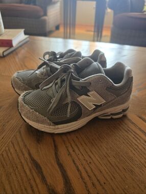 New Balance 2002R Kids Y2k Dad Steel Gray  Athletic Sneakers Size 11